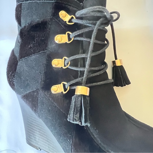 Moccasin Style Suede booties by marc. size 7 - Picture 8 of 10